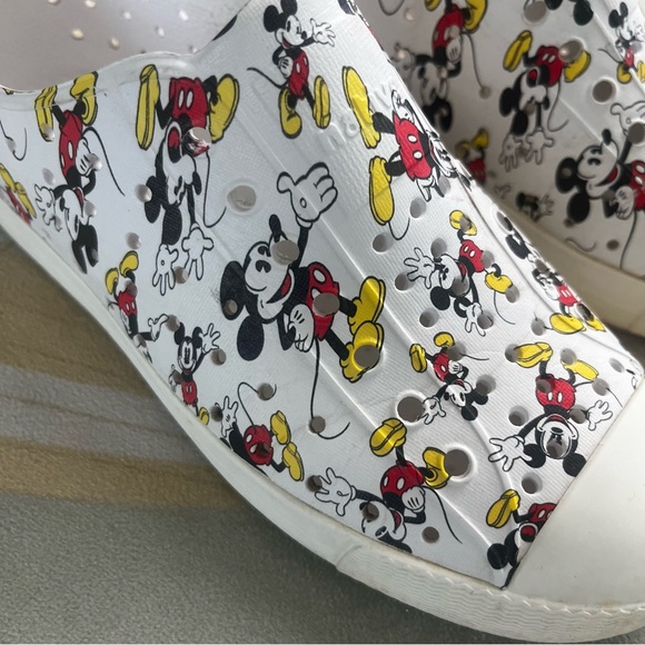 Native Jefferson X Disney Mickey Mouse Shoes Size J2 - Picture 4 of 6